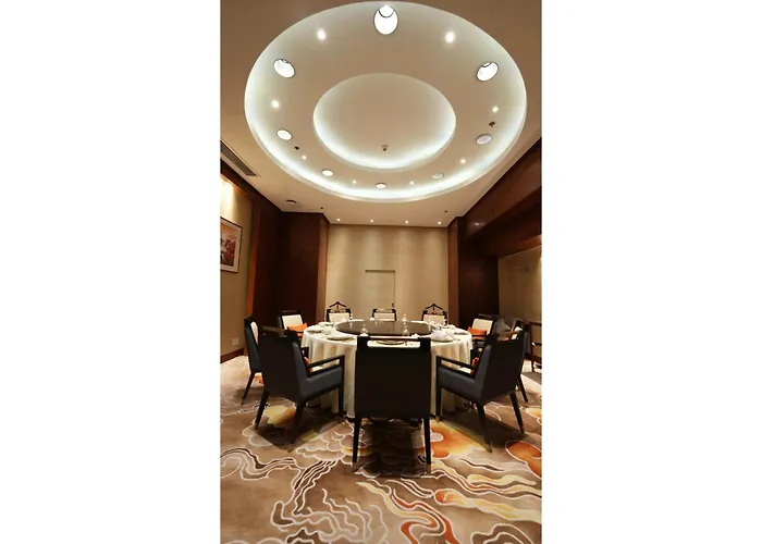 New Coast Hotel 5*